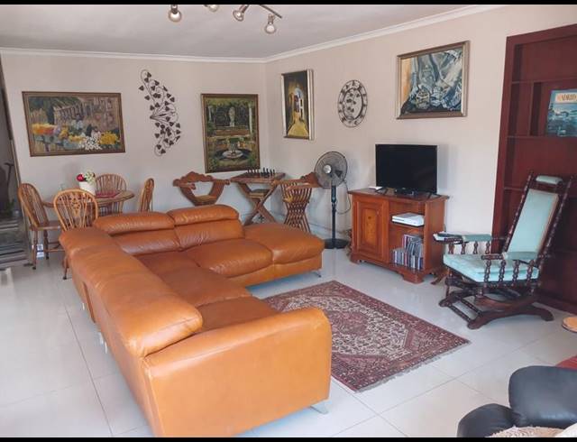 2 BEDROOM PROPERTY TO RENT IN PAROW NORTH